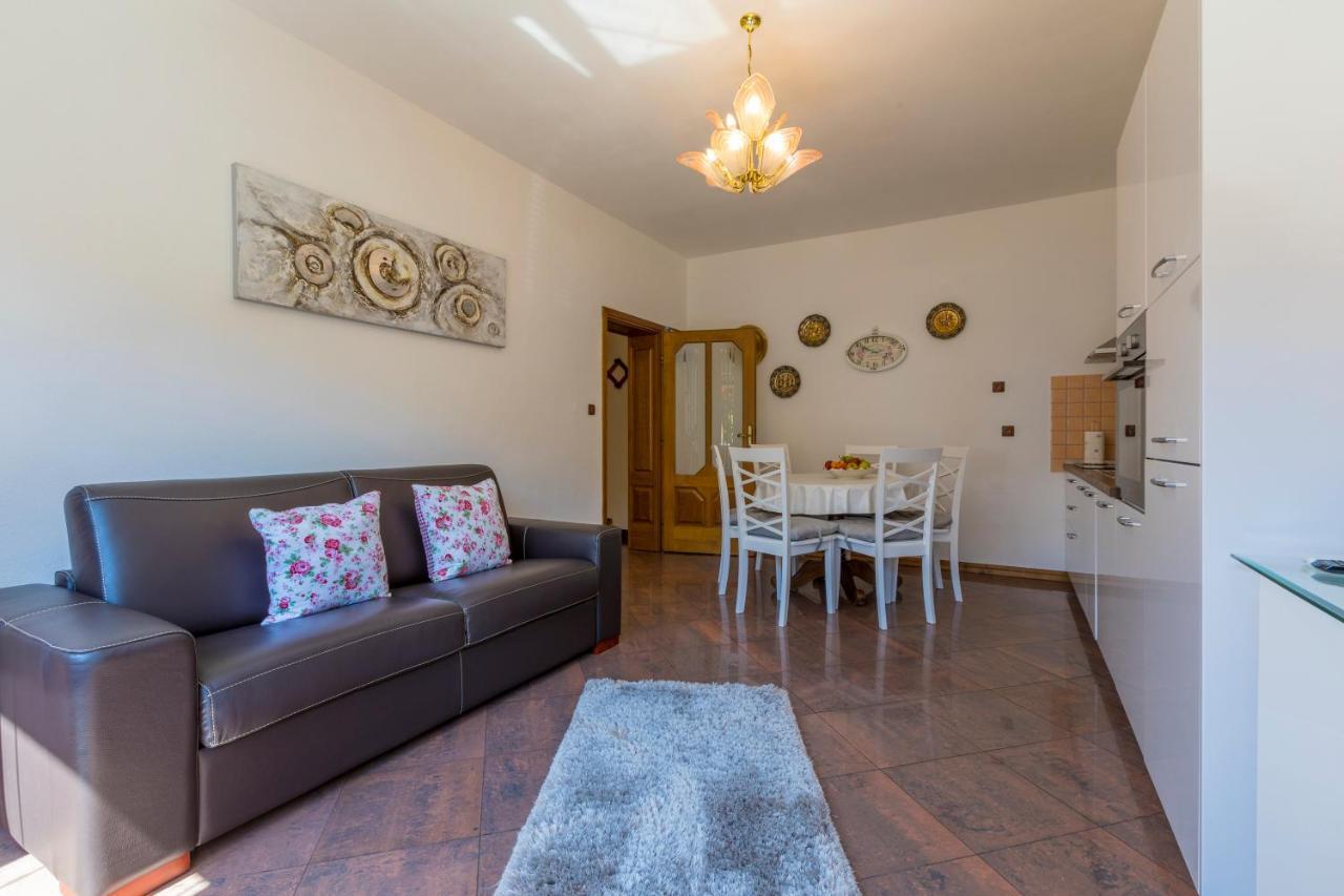 M Apartment *